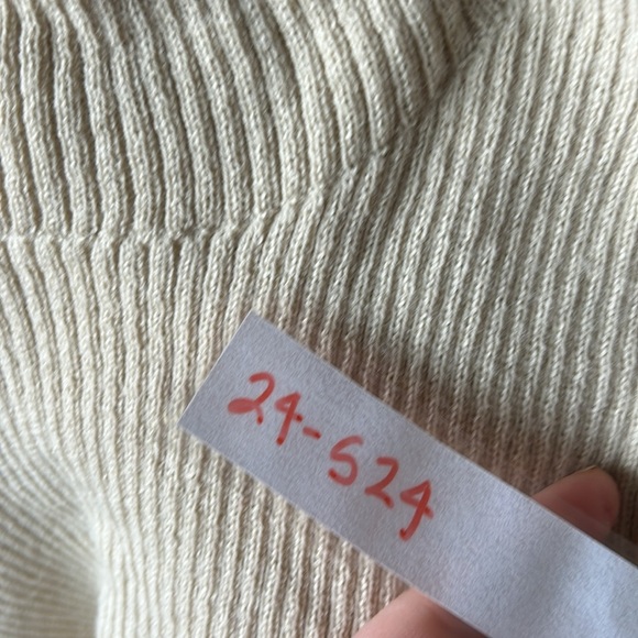 Cream Prettylittlething Turtleneck Sweater - Picture 4 of 4